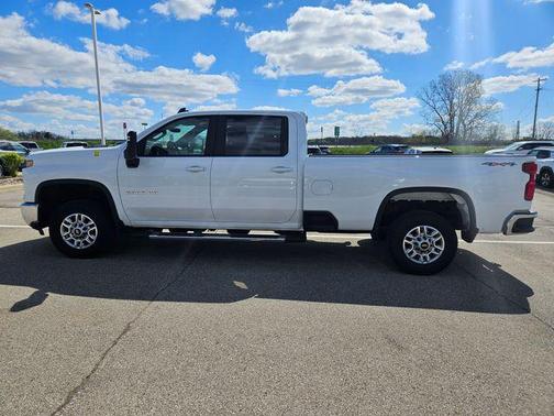Summit White 2025 Chevrolet Silverado 2500 LT