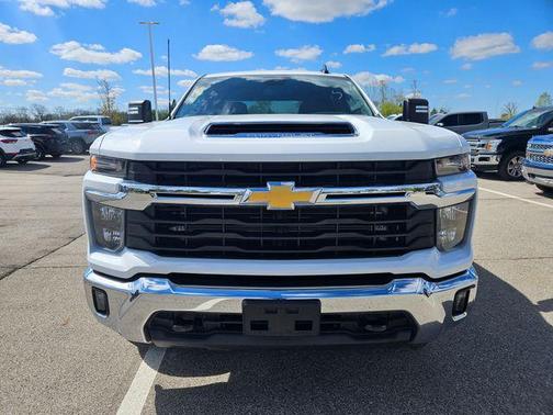 Summit White 2025 Chevrolet Silverado 2500 LT