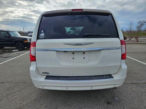 2011 Chrysler Town & Country Touring-L