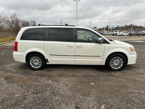 2011 Chrysler Town & Country Touring-L