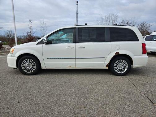 2011 Chrysler Town & Country Touring-L
