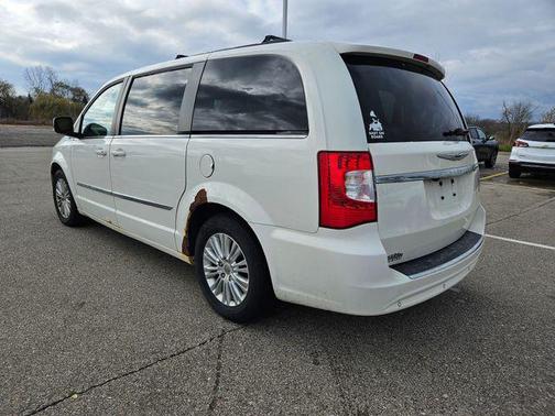 2011 Chrysler Town & Country Touring-L