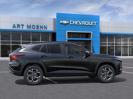 Mosaic Black Metallic 2026 Chevrolet Trax LT