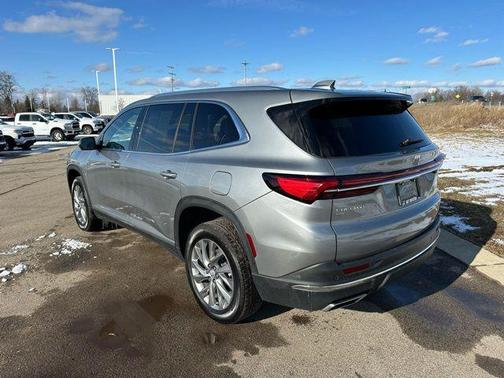 2025 Buick Enclave Preferred FWD