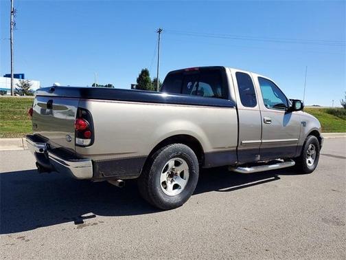Photo 4 of 31 of 2001 Ford F-150 XLT SuperCab