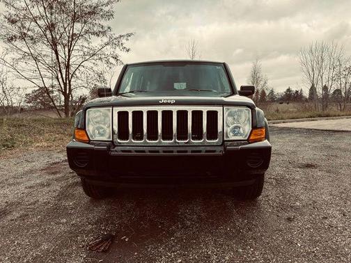2007 Jeep Commander Sport