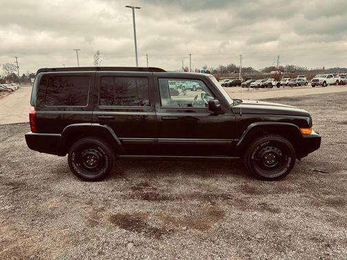 2007 Jeep Commander Sport