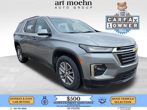 Sterling Gray Metallic 2023 Chevrolet Traverse LT Cloth