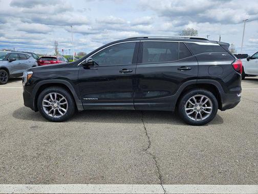 Ebony Twilight Metallic 2022 GMC Terrain SLT