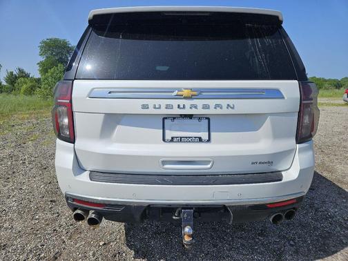 Iridescent Pearl Tricoat 2023 Chevrolet Suburban 4WD High Country