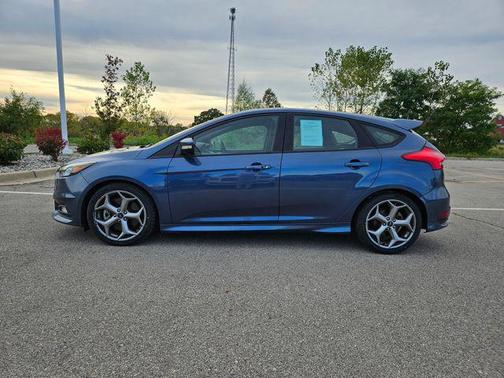 2018 Ford Focus ST 