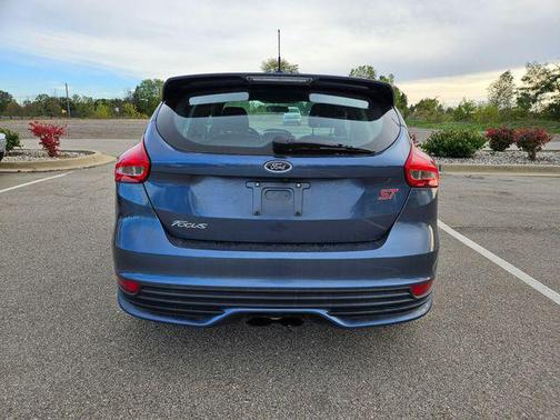 2018 Ford Focus ST 