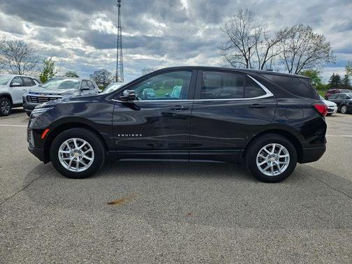 Mosaic Black Metallic 2024 Chevrolet Equinox 1LT
