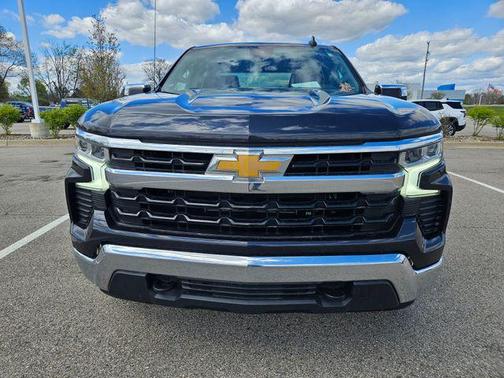 Dark Ash Metallic 2024 Chevrolet Silverado 1500 LT