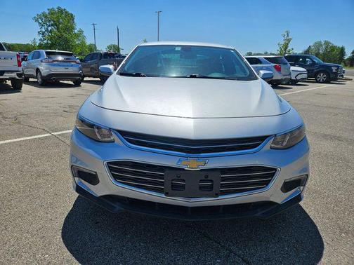 Silver Ice Metallic 2017 Chevrolet Malibu 1LT
