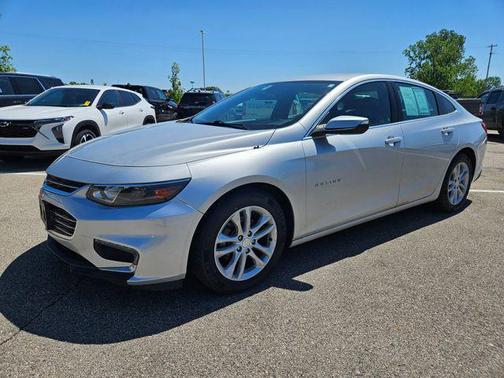Silver Ice Metallic 2017 Chevrolet Malibu 1LT