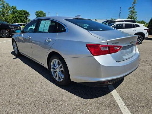 Silver Ice Metallic 2017 Chevrolet Malibu 1LT