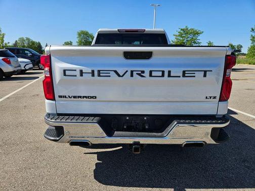 Iridescent Pearl Tricoat 2022 Chevrolet Silverado 1500 Limited LTZ
