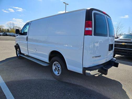 2023 GMC Savana 2500 Work Van