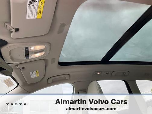 2025 Volvo XC60 Plug-In Hybrid T8 Core