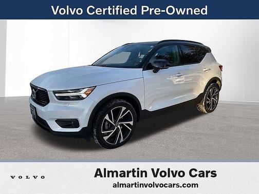 2022 Volvo XC40 R-Design
