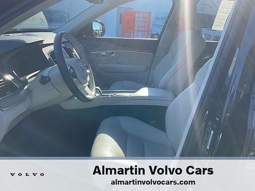 2023 Volvo XC90 Plus