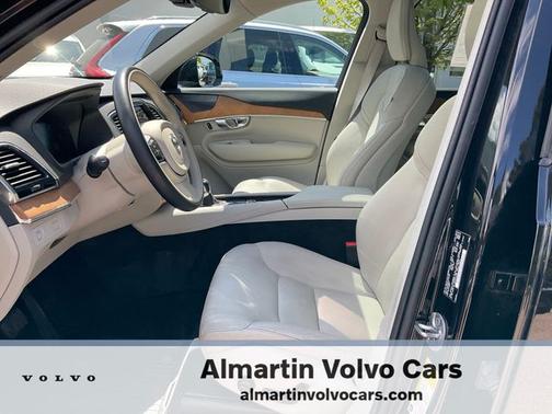 2022 Volvo XC90 T6 AWD Momentum 7 Seater