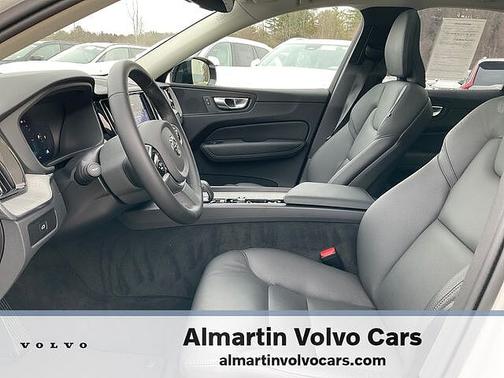 2025 Volvo XC60 Plus