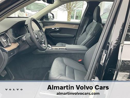 2025 Volvo XC90 Plus