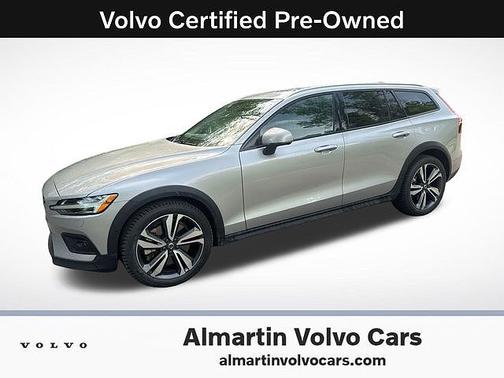 Silver Dawn 2025 Volvo V60 Cross Country Plus