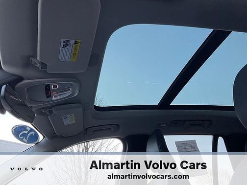 2024 Volvo XC90 Core