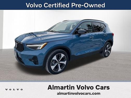 2025 Volvo XC40 Plus