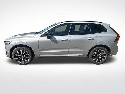 Silver Dawn 2023 Volvo XC60 Plus