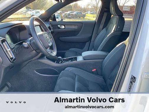 2023 Volvo XC40 Plus