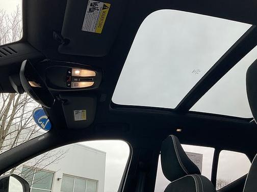 Crystal White 2025 Volvo XC40 Plus