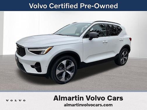 2025 Volvo XC40 Plus
