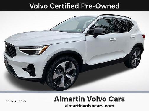 Crystal White 2025 Volvo XC40 Plus