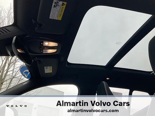 2025 Volvo XC40 Plus