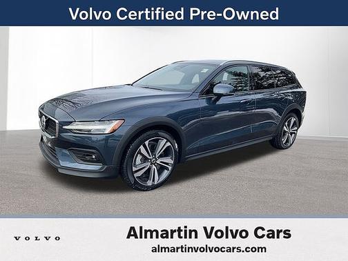 2025 Volvo V60 Cross Country Plus