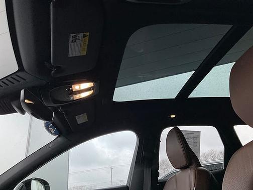 Onyx Black 2023 Volvo XC60 Plus