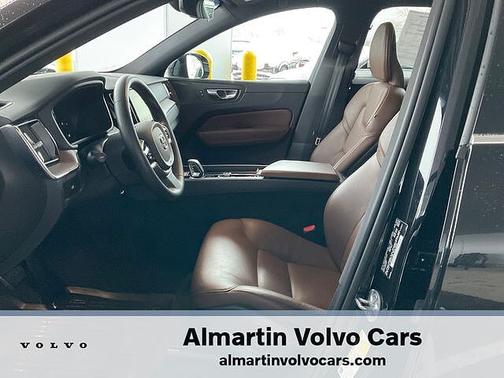 2023 Volvo XC60 Plus