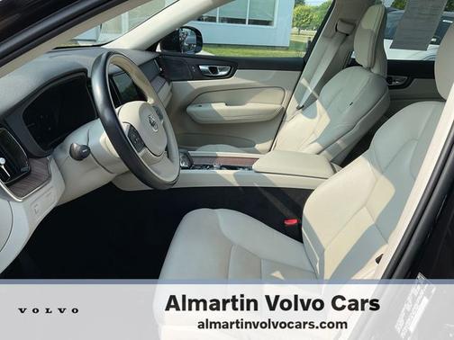 2022 Volvo XC60 B5 AWD Momentum