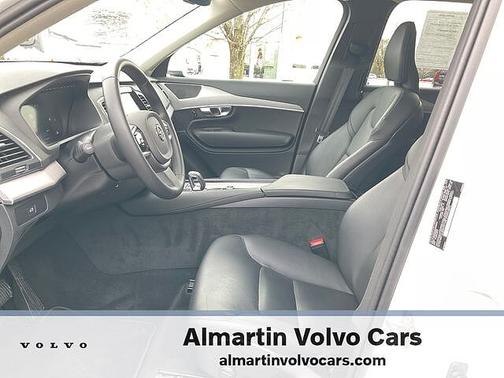 2025 Volvo XC90 Core