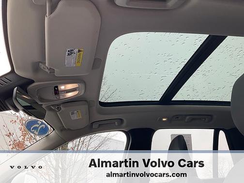 2025 Volvo XC90 Core