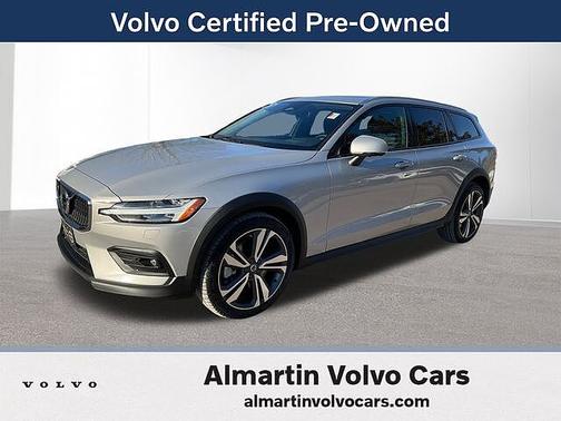 2025 Volvo V60 Cross Country Plus
