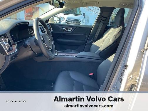 2025 Volvo V60 Cross Country Plus