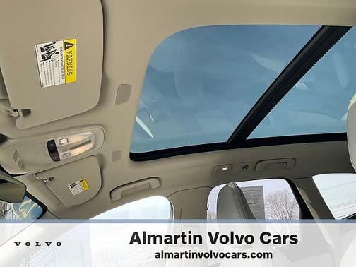 2023 Volvo XC60 B6 AWD Ultimate Dark