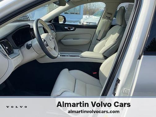 2023 Volvo XC60 B6 AWD Ultimate Dark