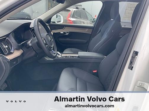 2025 Volvo XC90 Plus