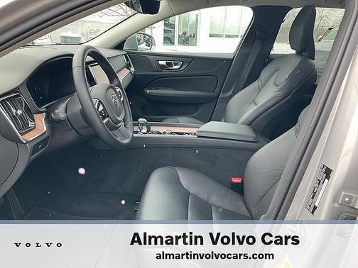 2025 Volvo V60 Cross Country Plus